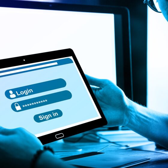 Registration Log In Keyboard Man  - geralt / Pixabay